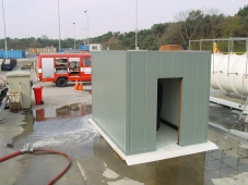 Huisje van staalsandwichpanelen