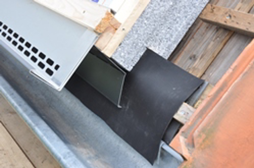 Montagefoto stap 6; eindresultaat van alle vorige stappen van de horizontale RenoGoot.