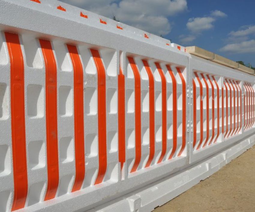 Close-up van de zijwanden van de PowerKist funderingsbekisting. 