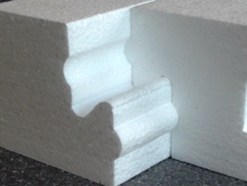 Close-up van de naadloze aansluiting van 2 IsoBouw Klik-vloerplaten.