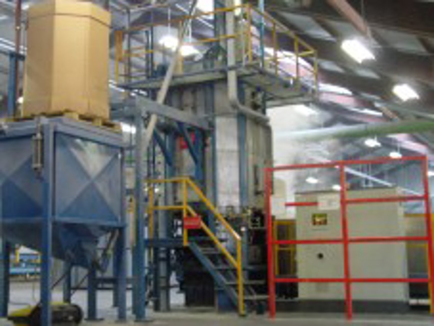 Foto van fabrieksomgeving waar de grondstof wordt omgezet naar EPS parels. 